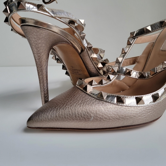 Valentino Garavani Rockstud Strapped Pumps - Picture 10 of 13